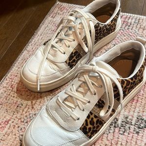 Kaanas cheetah sneaker